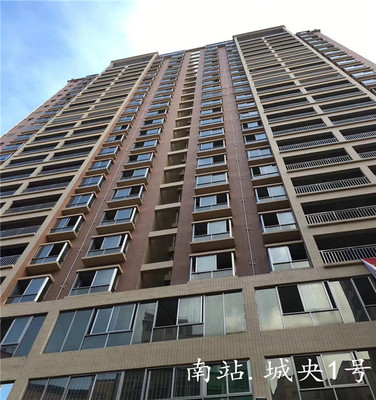 东莞塘厦莲湖小产权房【南站城央壹号】4500元/平起，带装修，首付6成，分期3年，停车位充足